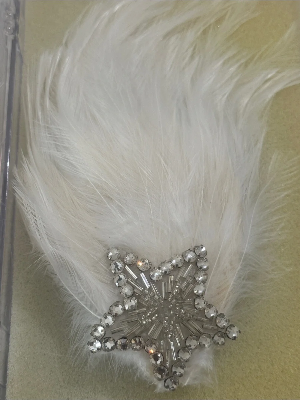 Modern Queen Kids White Feather Star Angel Wing Clip 🪽